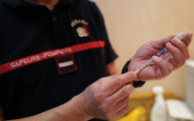 AstraZeneca: les pompiers des Bouches-du-Rhône suspendent la vaccination de leur personnel