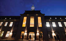 Macron remplace l'ENA par un "Institut du service public"