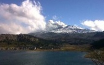 Chili/Argentine : évacuations face à la menace d'une éruption du volcan Copahue