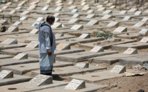 Coronavirus: plus de 3 millions de morts dans le monde, course à la vaccination