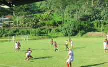 Football : Tohiea confortable leader à Moorea