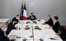 Covid-19: l'exécutif décidé à déconfiner en mai malgré une décrue fragile