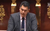 Le député Jean-Paul Tuaiva intervient à l'Assemblée dans le débat sur la politique maritime de la France