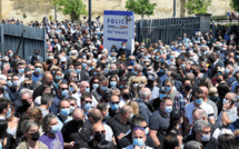 Policier tué: deux suspects arrêtés peu après un hommage ému à Avignon