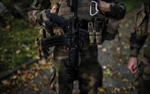 Nouvelle tribune de "militaires": "manœuvre" politique pour la majorité, indignation à gauche