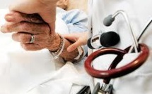 Fin de vie: Hollande promet un débat public avant un projet de loi fin 2013