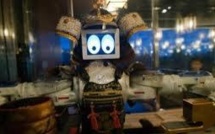 Poulets volants et robots danseurs: à Bangkok, les restaurants osent tout