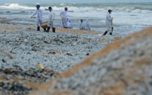 Sri Lanka: le navire incendié a partiellement coulé, inquiétudes pour l'environnement