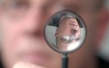 Excès de candidats: une loupe pour lire son bulletin de vote en Australie