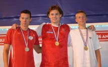 Rahiti DE VOS, un jeune polynésien champion de France de natation.