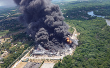 Etats-Unis: évacuation autour d'une usine chimique Lubrizol en feu