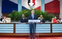 Calédonie: Ayrault "dans les pas" de ses prédécesseurs socialistes