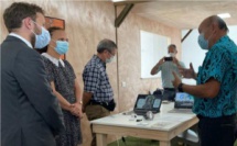 Un conseiller d’Emmanuel Macron visite la Polynesian Factory