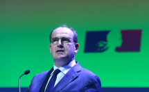 Covid-19: Castex juge "dramatique" la situation en outre-mer