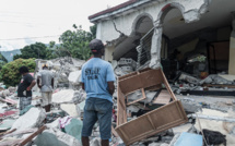 Après le séisme en Haïti, les secours s'affairent, une tempête menace