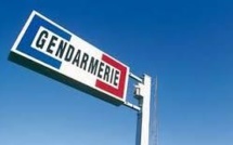 Saoûl, il refuse la priorité à une moto, insulte les gendarmes et détruit du matériel à la brigade