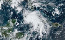La tempête Ida se renforce et fonce vers les côtes cubaines et américaines