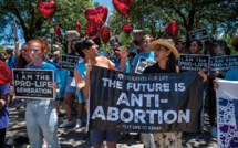 Le Texas interdit quasi tous les avortements, la Cour suprême refuse d'intervenir