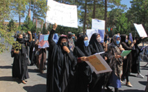 "Nous n'avons pas peur" : à Hérat, des Afghanes manifestent pour leurs droits