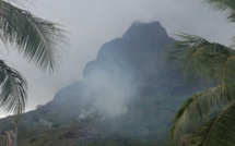 Bora Bora : les sommets des Monts Pahia et Hue calcinés