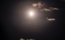 Les premiers touristes de SpaceX ont entamé leur croisière spatiale