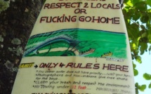 Le surfeur hawaïen Dave Wassel interdit de Sapinus