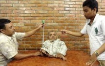 Un Népalais de 41 cm réclame le titre de plus petit homme