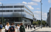 Université: de plus en plus d'étudiants mais les moyens "ne suivent pas"