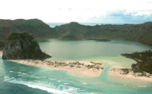 Perdus 29 jours en mer, deux Salomonais survivent de "prières et de noix de coco"