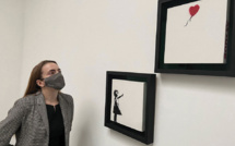 Un diptyque de "La fille au ballon" de Banksy vendu 3,1 millions de livres