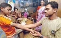 Inde : grâce à un tatouage, un policier retrouve sa famille 24 ans après