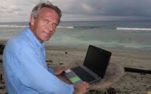 Sur une île mystérieuse en Indonésie, un Robinson internaute