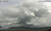Eruption spectaculaire du volcan Aso au Japon