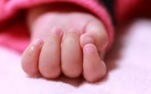 Une enfant née séropositive sans trace du sida après 18 mois sans traitement