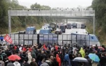 La colère bretonne contre l'écotaxe provoque des affrontements dans le Finistère