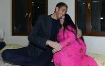 Sultan Kösen, l'homme le plus grand du monde à 2,51 m, se marie