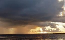 Quatre naufragés retrouvés par miracle après des recherches dans les Tuamotu Est