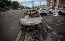 Dix policiers blessés en Martinique, des journalistes visés par des tirs