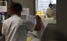 Omicron: un premier cas identifié en France, à La Réunion