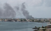 ​Une maison part en fumée à Pirae