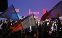 Face aux droites, Mélenchon "au combat" avec son "parlement" de campagne
