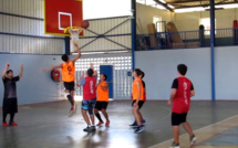 Les basketeurs de Nuku Hiva en forme