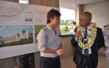 Outumaoro : Victorin Lurel visite le chantier de construction des logements sociaux Nina Peata