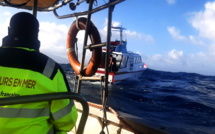 ​Sauvetage de 14 personnes sur un bonitier au large des Marquises