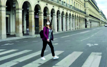 Le masque à nouveau obligatoire à l'extérieur à Paris dès vendredi