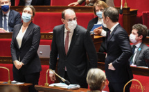 Face aux tempêtes, Castex défend Macron et le pass vaccinal