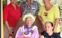 Honneur à la Doyenne de l’aide aux vieux travailleurs salariés (AVTS), Mme TAUAROA Tevahinepaopaoupoohiva dite Mama PURU