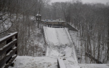 Un pont s'effondre dans une ville où Biden va parler d'infrastructures