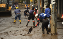 Equateur: les secouristes cherchent les victimes des inondations meurtrières à Quito