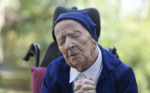 A 110 ans passés, "je tiens le coup" : vies de supercentenaires